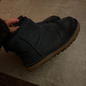 Uggs  - Marinblåa uggs som är rätt använda men inte trasiga någonstans! Storlek 36💕💕