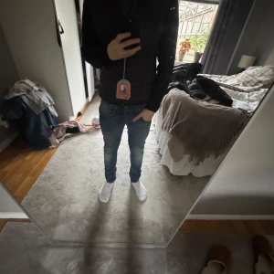 Helt ny Parajumper jacka  - HELT NY PARAJUMPER JACKA. (Lappen kvar) Storlek Y-M  Köpt på Kidsbrandstore  Skick 10/10      Passar någon som är 160 till 170 cm🙌🏽