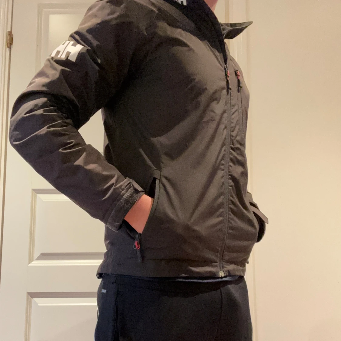 Svart jacka från Helly Hansen - 2