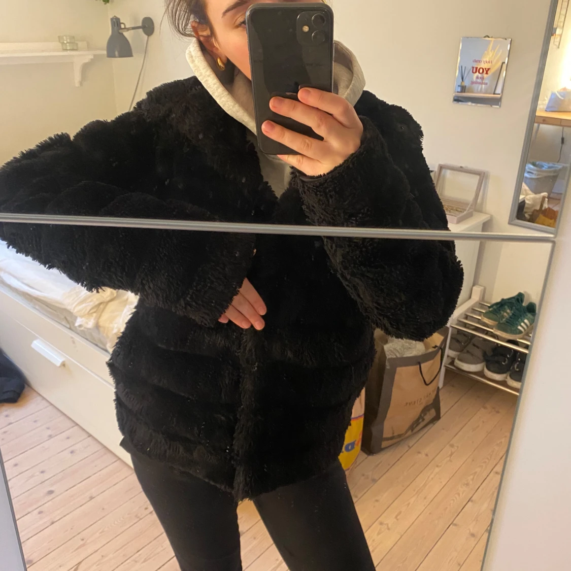 Svart pälsjacka - 1