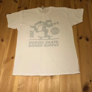 Helt ny t-shirt från Nordic skate supply - Helt ny! Säljer pågrund av för stor för mig.