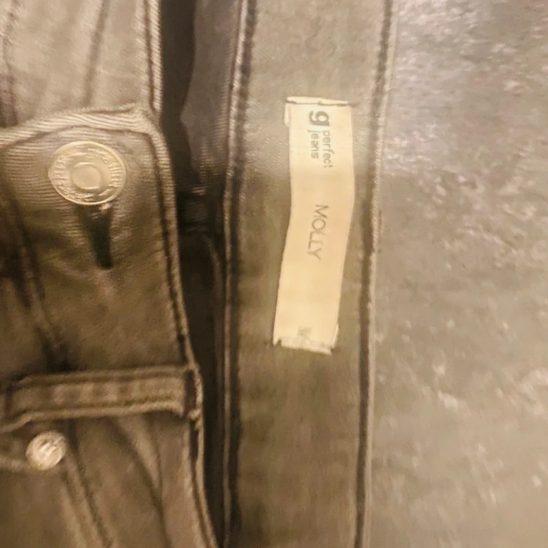 Gråa jeans från Generic - 1