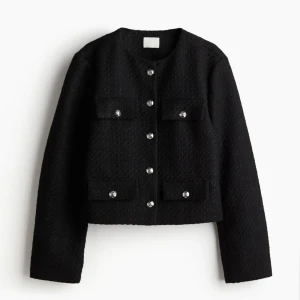 jacka HM - Första bilden är lånad! Helt ny med prislapp på! storlek S. Inte använd💕 en fin jacka men passar tyvärr inte mig. Köpt för 399 säljer för 150