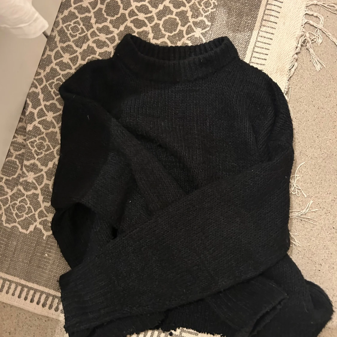 Svart stickad tröja - 90