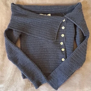  Off shoulder tröja - Köpt så här för en månad sedan knappt använd