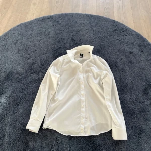 Boggi skjorta - Denna boggi skjorta är helt oanvänd. Skick:10/10