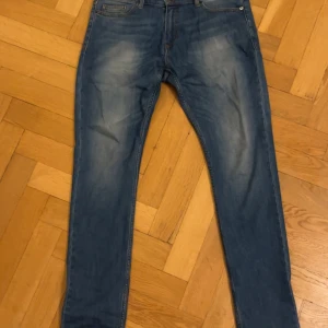 Roberto Cavalli Jeans - Sprillans slim fit jeans köpta i Italien, märke: Roberto Cavalli