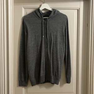 Sand hoodie - Skick 8/10 Cashmere liknande tyg