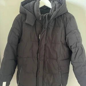 Dunjacka från Abercrombie (barn) - Använd men fint skick till barn