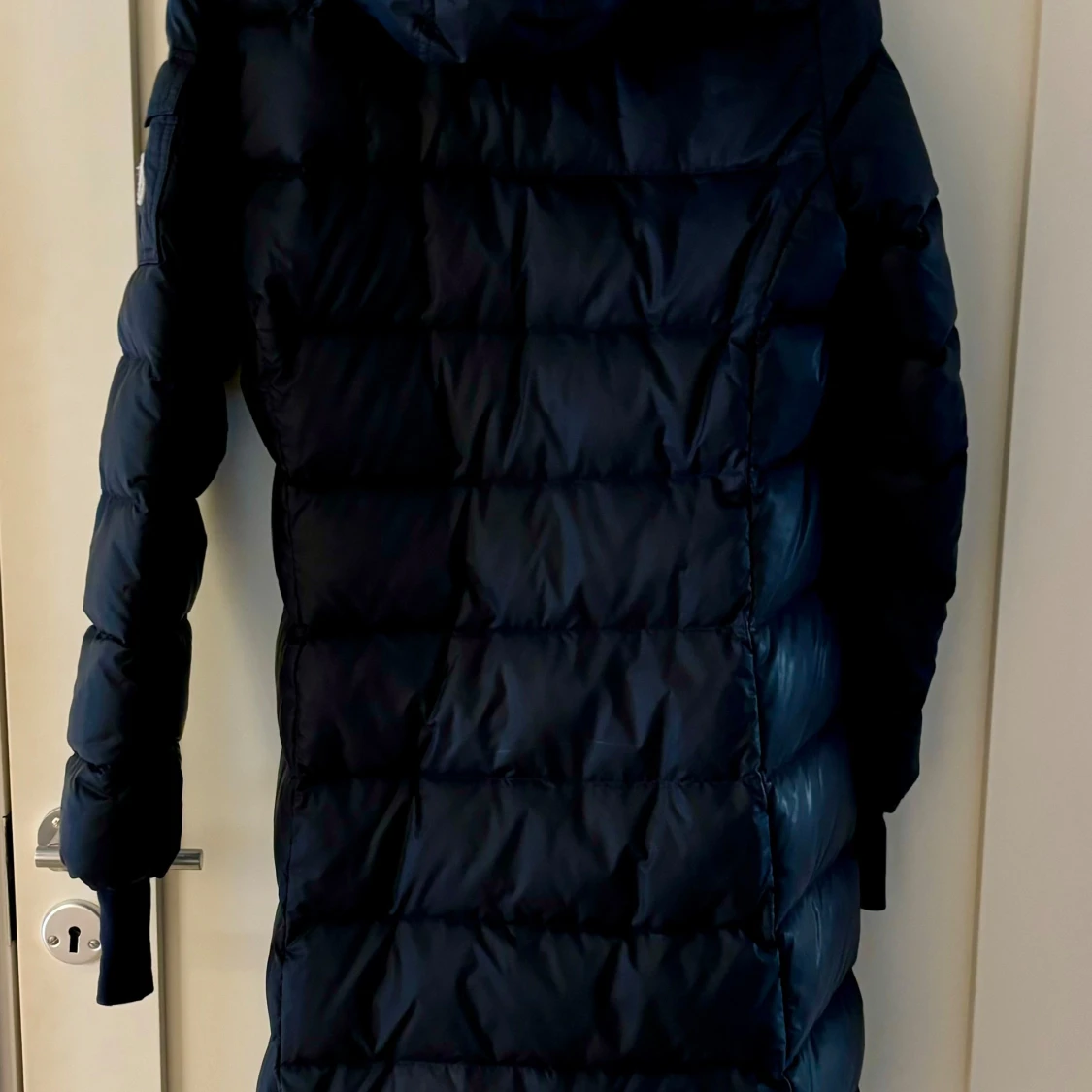 Mörkt blå dunkappa från Moncler - 90