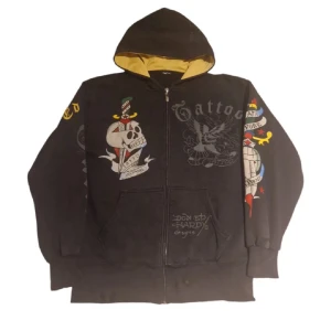 Svart hoodie från Ed Hardy - Riktigt fet Ed Hardy Hoodie. Lite slitage längst ut pả bada armarna men inget man märker. Kan gá ner i pris vid snabb affär.