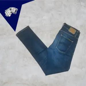 Nudie jeans Lean Dean | Skick: 9/10 | Strl W29 L32 | Modellen är 180cm | Hör av dig om du undrar någonting! 