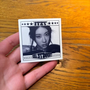 Itzy klistermärke  - Från Itzy Kill My Doubt Digipack album