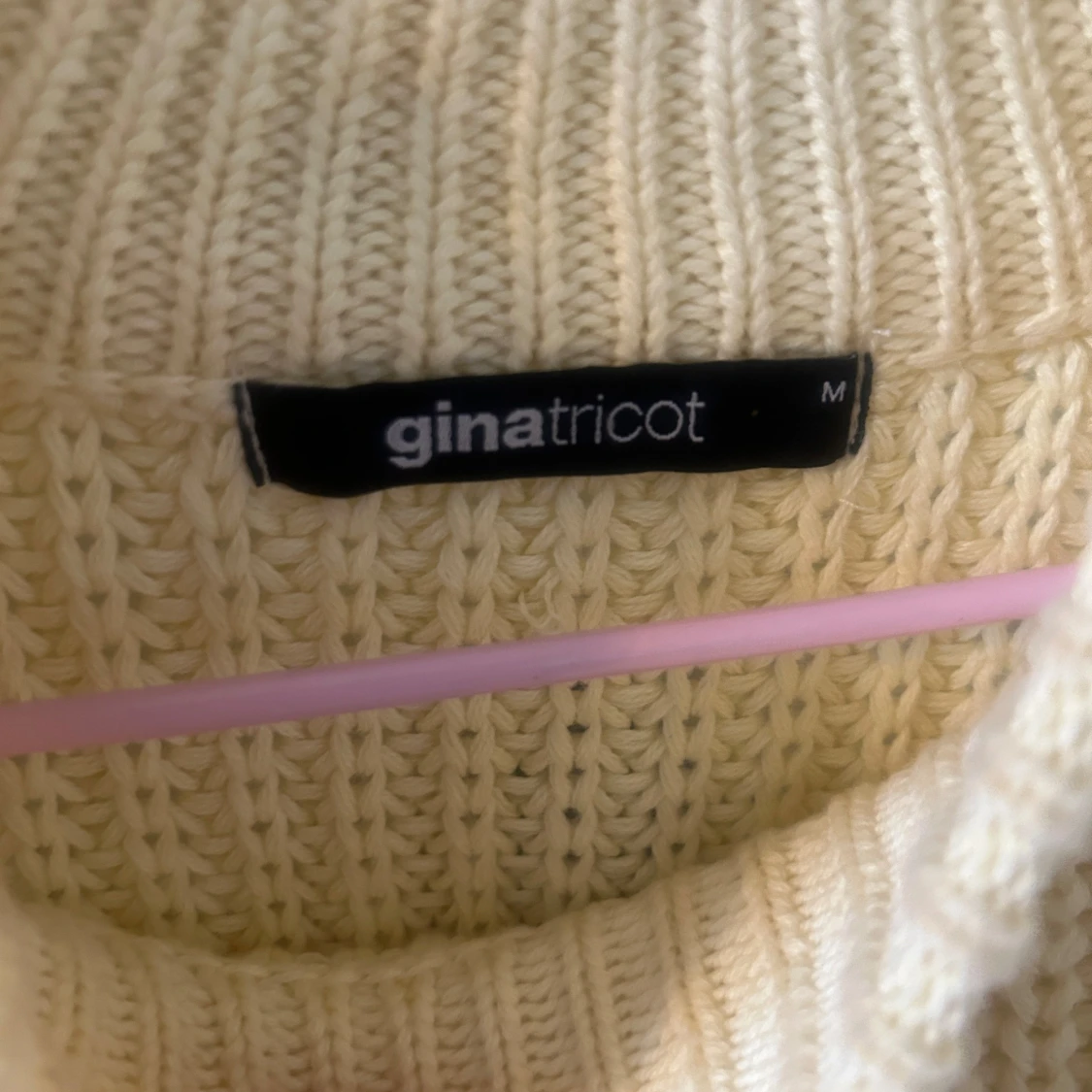 Beige stickad tröja från Gina Tricot - 91