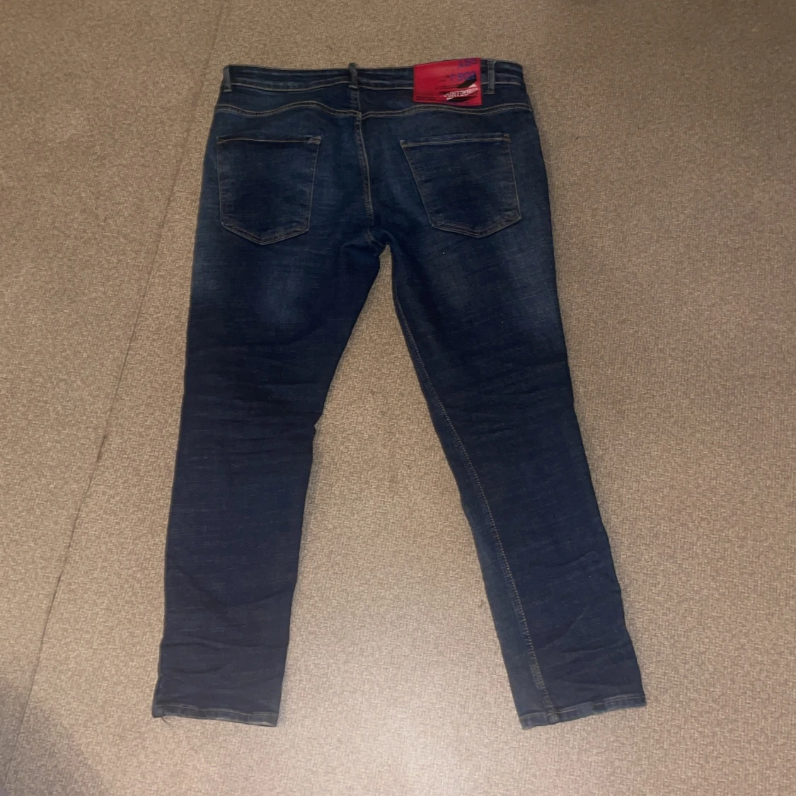 Mörk blåa jeans från Dsquared2 - 90