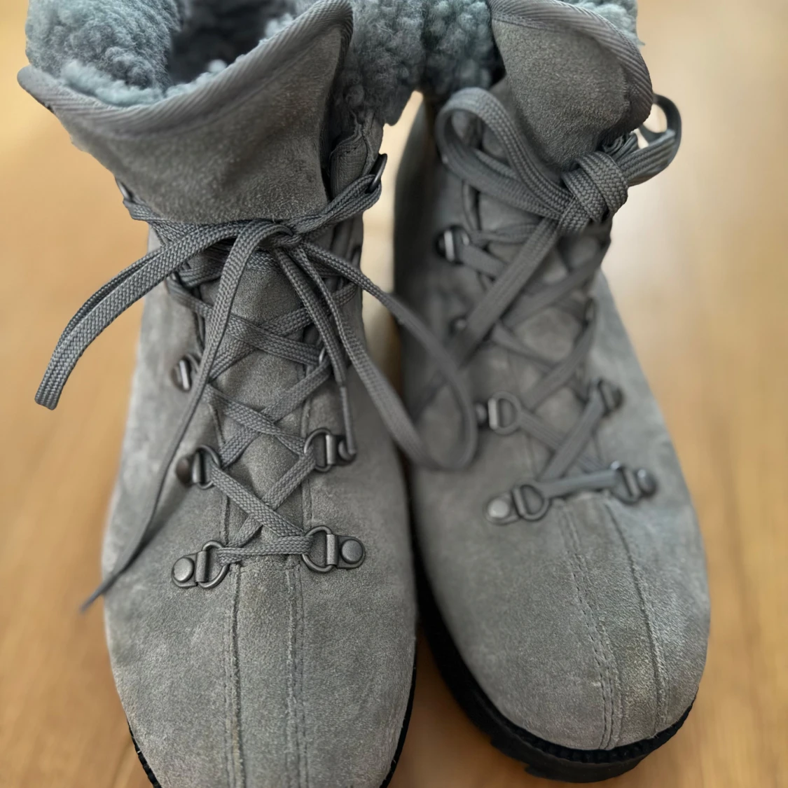 Grå boots från UGG