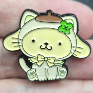 Pin - Purin Sanrio - Söt Purin Pin Sanrio, mått på den är: 3.4×2.5cm. ✨️Titta igenom alla mina upplagda & köp fler saker i Bundle för att spara på frakten & få allt du köpt i ett & samma paket✨️ För att köpa med Bundle så får du först trycka i "Köp med bundle" sedan väljer du ut allt du vill köpa för att få allt på samma frakt = Billigare 👌 Om du däremot köper fler varor i olika köp blir det egen frakt för varje köp. Önskar du swisha mej, meddela mej vad du vill köpa så ordnar vi det 👌