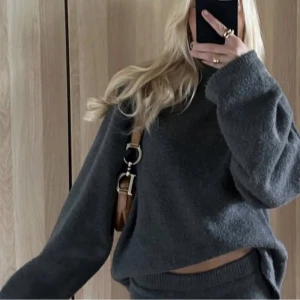 NAKD stickad tröja - Fin och varm stickad tröja från NAKD, Josefine HJs kollektion🤍välanvänd men i bra skick, oversize passform