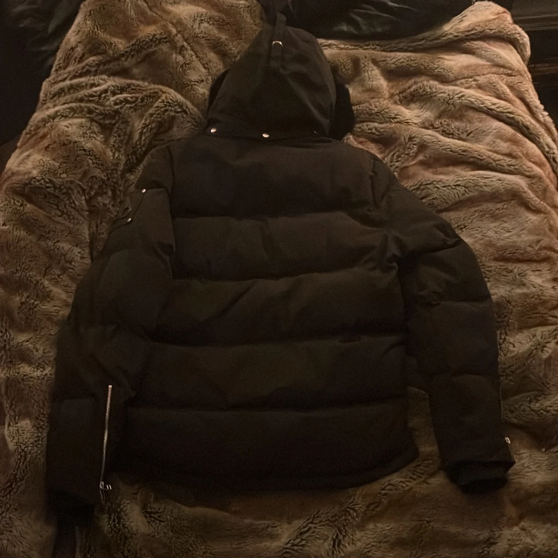 Svart jacka från Moose Knuckles - 90