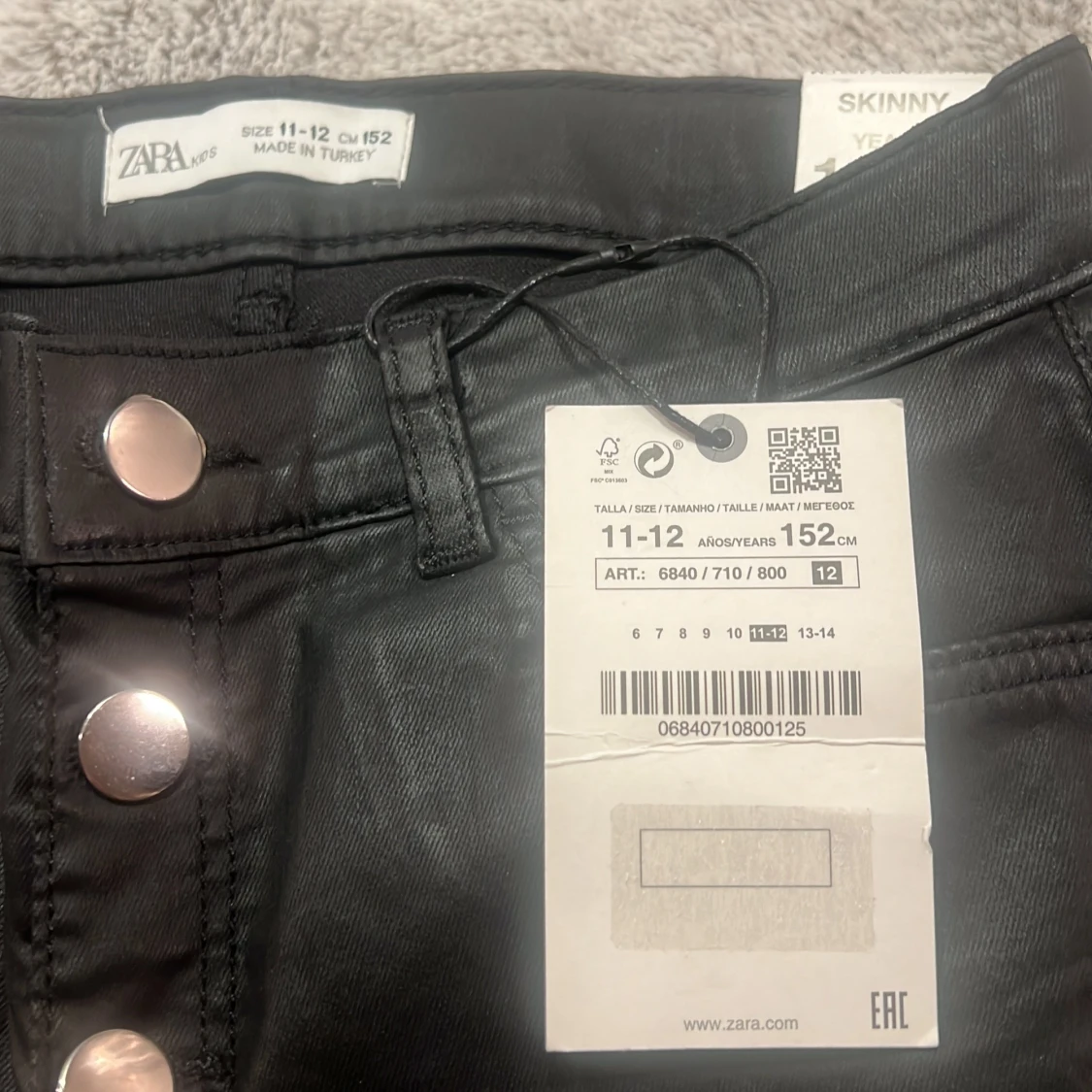 Svarta skinny jeans från Zara - 90