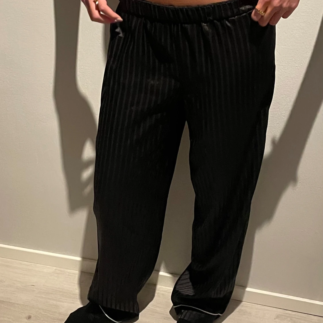 Svarta randiga byxor - 93