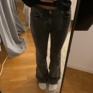 Lågmidjade jeans - Fina jeans som är använda men inga skador osv