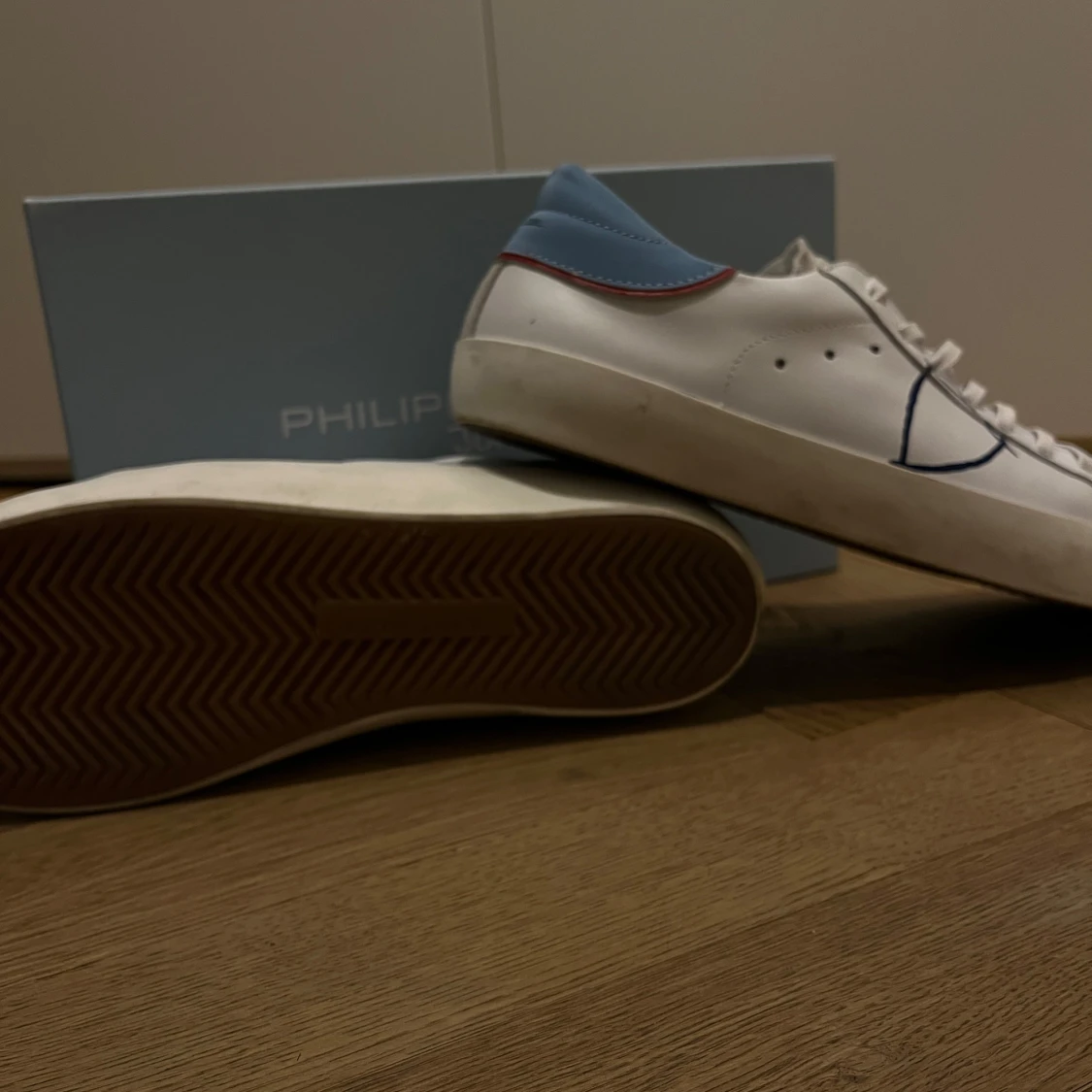 Philippe model  - 90