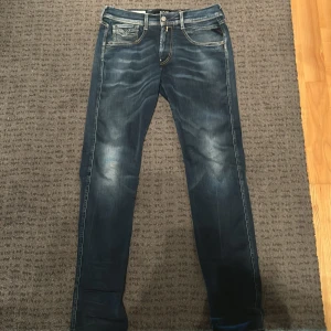 Replay Jeans Hyperflex  - Säljer mina replay jeans då dom är för liten. Använd bara några gånger. Pris kan diskuteras vid snabb affär 