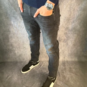 Replay anbass jeans  - // Replay anbass jeans | Storlek W32/L32 | Benlängd: 102cm / Midja: 44cm | Nypris runt 1800kr | Kontakta för fler frågor eller funderingar // Deluxecloset