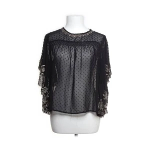 zara blus köpt på sellpy  - köpt på sellpy, men aldrig använd av mig då den var fel storlek på mig