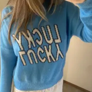 From future - lånad bild, säljer min super snygga from future tröja då den inte används så mycket! Väldigt bra skick💙