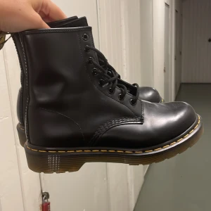 Helt nya Dr Martens - Helt nya Martens, aldrig använda. 