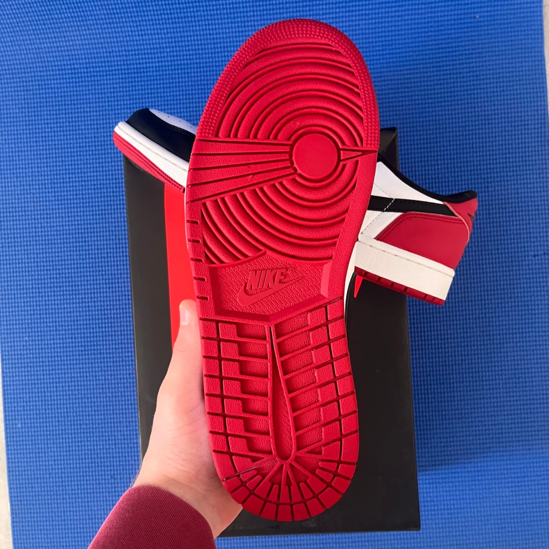 Jordan 1 Low Black Toe  - 92