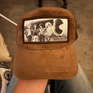 Maggiore keps  - Inte använt alls mycket, hur fräsch som helst o sjukt snygg. Priset kan diskuteras