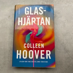Glashjärtan - Säljer boken 'Glashjärtan' av Colleen Hoover. Boken är i bra skick, skriven på svenska!