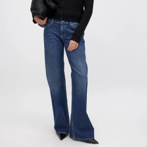 Jeans  - Lågmidjade jeans från Nakd. Endast testade🥰