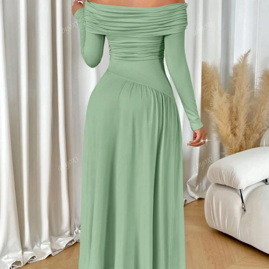 Grön offshoulder långklänning - 90