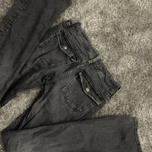 Jätte snygga Gina jeans!😍 - Fint sick!lågmidjade!!! Försmå för mig derför seljer ja! Ny pris runt 345 mitt pris 150!💕💕