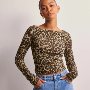 Leopard tröja  - Trendig och fin leopardtröja som inte har kommit till användning då jag inte vet om det är min stil❤️ Skriv gärna vid frågor❤️