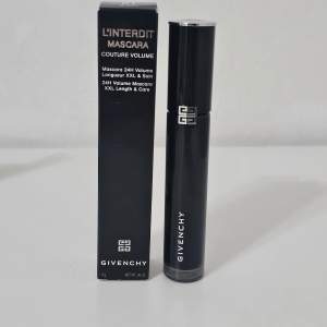 Givenchy mascara i färgen black 01 Helt ny & oanvänd Köpt för: 449 kr + 50 frakt