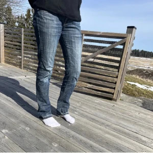 Victoria beckham jeans  - Hej, jag säljer dessa jeans då de är förstora för mig, har lite slitage längst ner annars i fint skick. Pris kan diskuteras. 