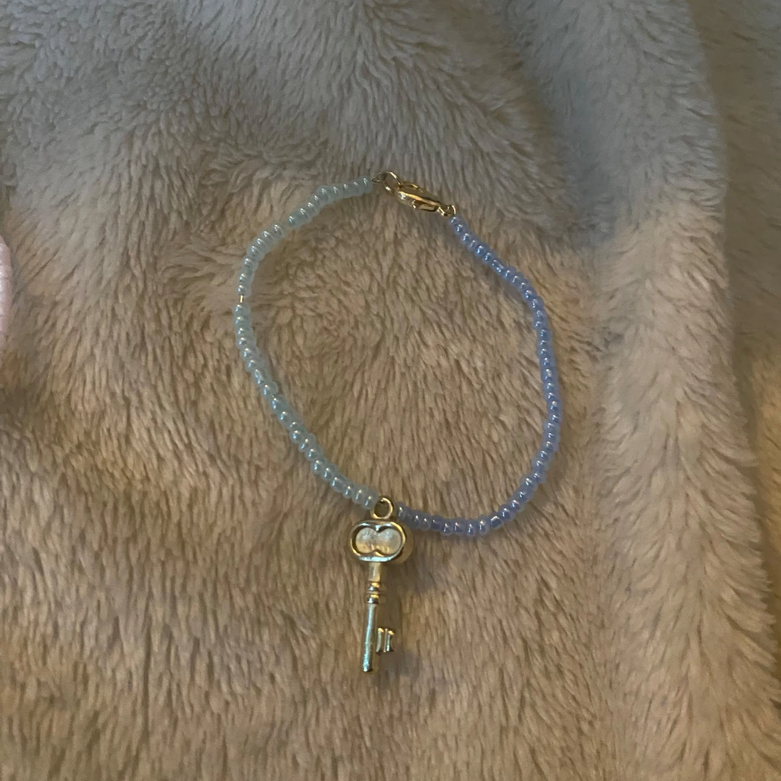 Säljer dem i KIT!Säljer dem här fina bästis arm banden strl S🎀🩵 - 92