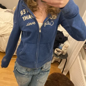 Hollister zipup  - Super söt zipup hoodie från hollister i storlek S💖💖😇 passar både lite större och mindre🕺
