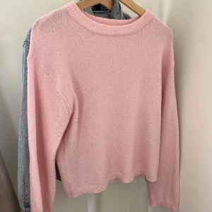 Stickad tröja  - Helt okej skick, från lager157🩷