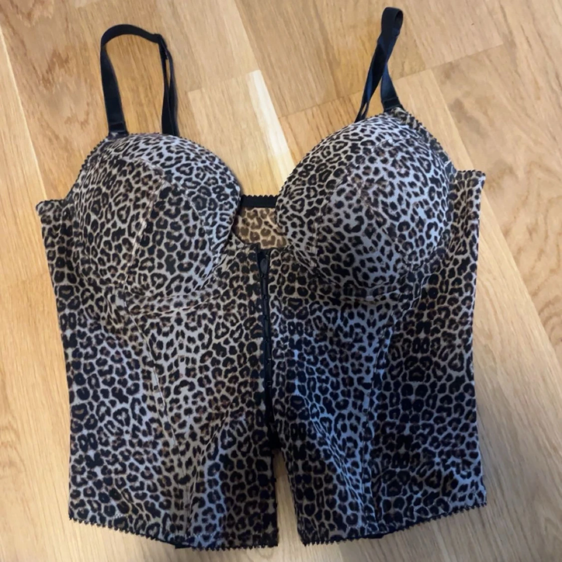 As snygg leopard Korsettopp  - 91