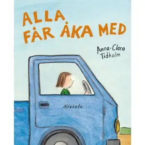 Anna-Clara Tidholms klassiska bilderbok Alla får åka med är en fin bok om gemenskap. Nu finns den äntligen som kalasbok till lågpris. En liten flicka kör i sin blå lastbil. Hon tar med sig många passagerare: en hängig tomte, en grubblande gris, en pojke som ramlat, en frusen hund och en ledsen nalle. Tillsammans åker de hem till flickans hus och har saftkalas.    Format Inbunden   Omfång 28 sidor   Språk Svenska   Förlag Alfabeta   Utgivningsdatum 2015-06-08   Medverkande Anna-Clara Tidholm   ISBN 9789150117264  