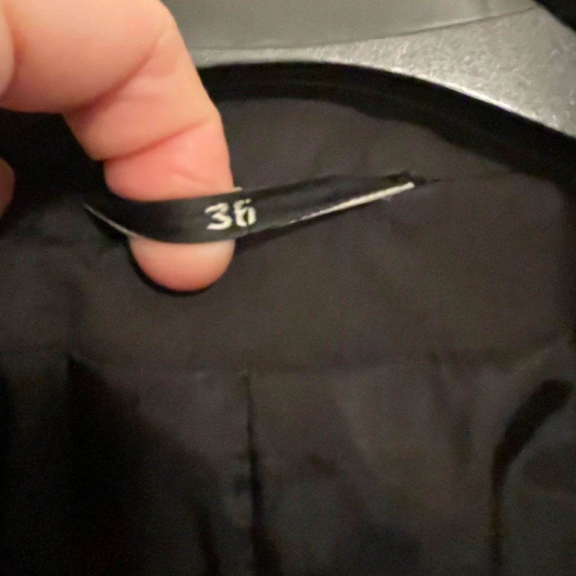 Svart lång kappa - 92