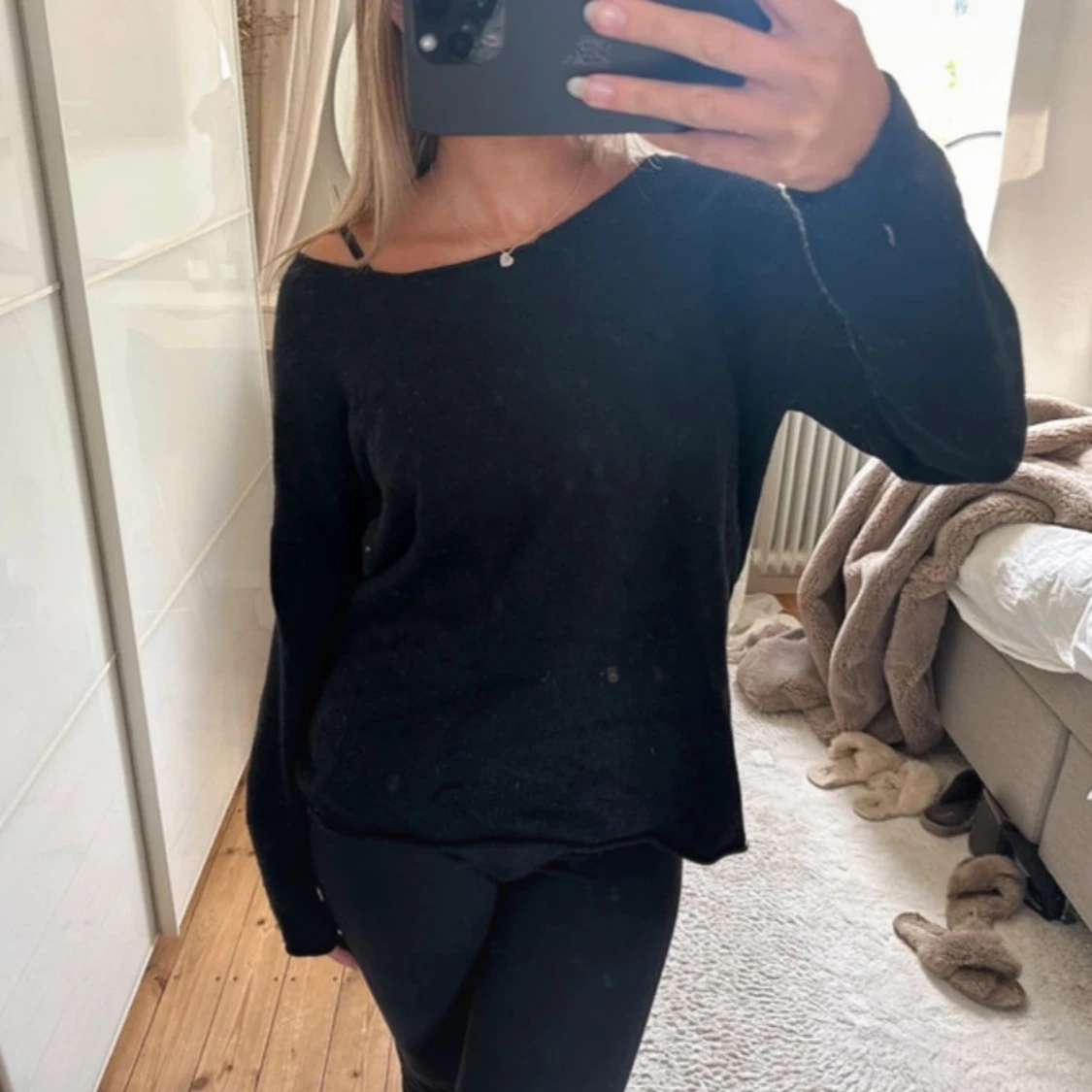 Svart stickad tröja  - 90