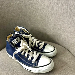 Sneakers  - Storlek 36, fint skick men använda några gånger, marinblå, sneakers 