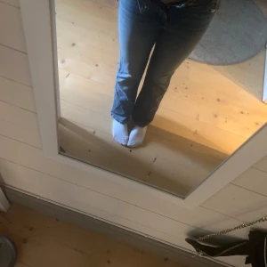 Bootcut jeans  - Strlk- 146 men passar upp till 155 ungefär, jag är 158 för referens. Köpta 2022 men jag använde dom till 2023. Inte slitna över huvudtaget💕